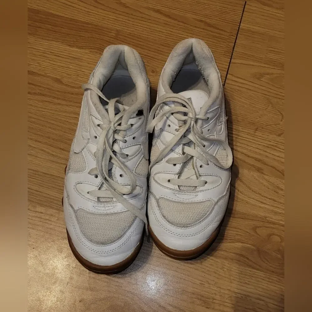 Nike Air Digs Womens Athletic Volleyball Shoes Size 9.5